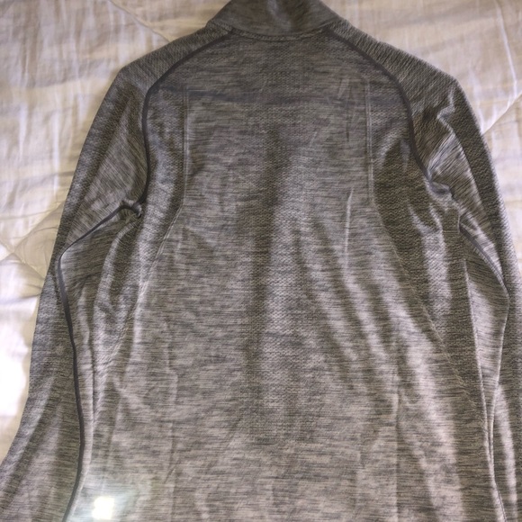 Lululemon long sleeve - Picture 5 of 5